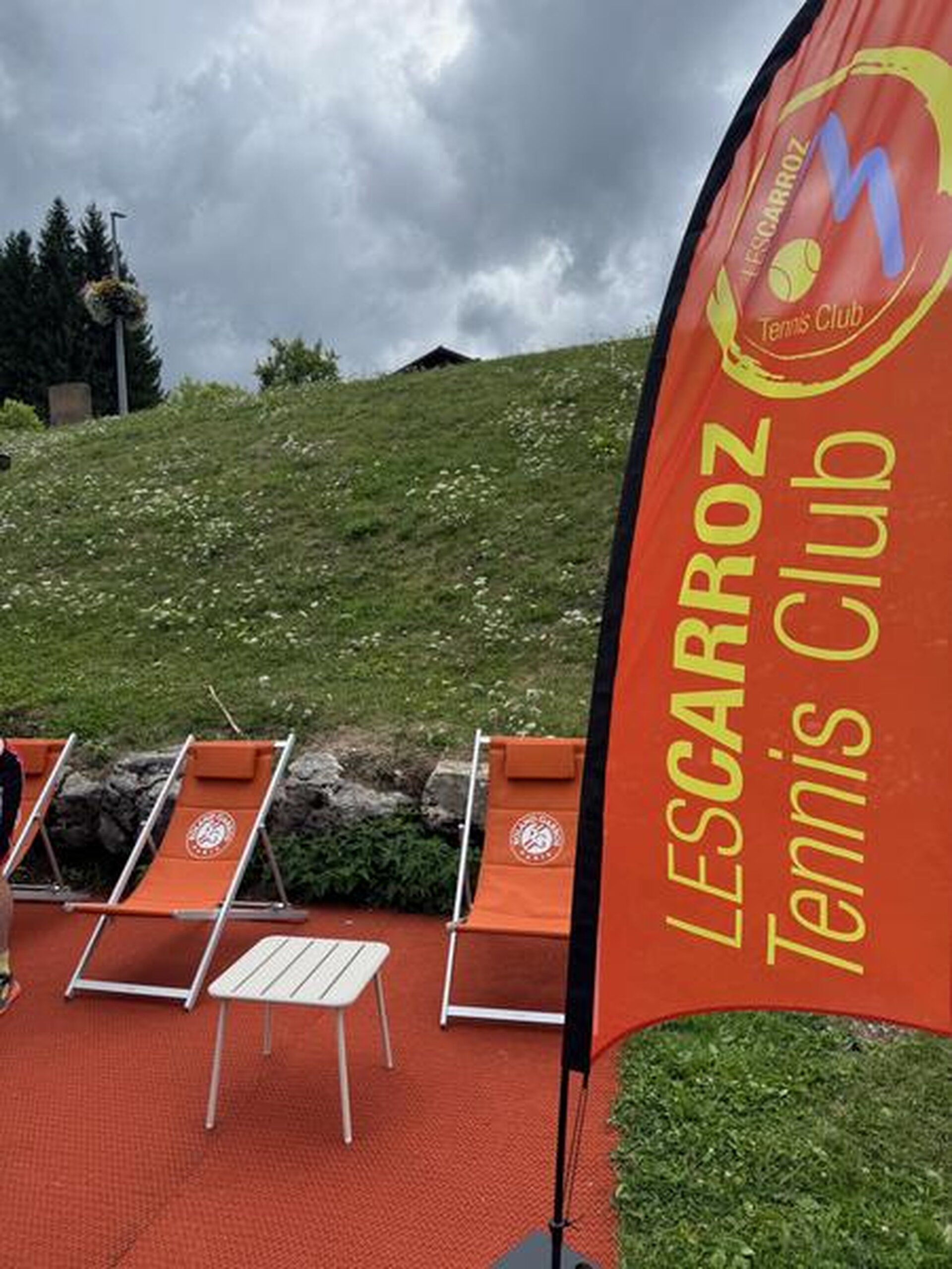 Le club-house et ses abords